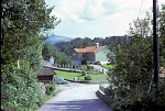 Lonevåg 1979 - Parti frå Fossen i Lonevåg. Huset til Bernhard Bruvik.