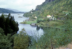 Gjeitrem 1980 - Gjeitrem med Gjeitremsholmane i bakgrunnen.